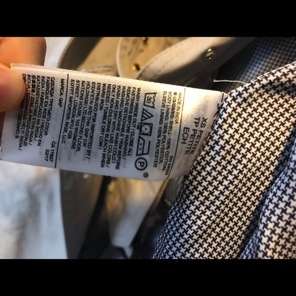 Banana Republic Trench Coat - Picture 6 of 9